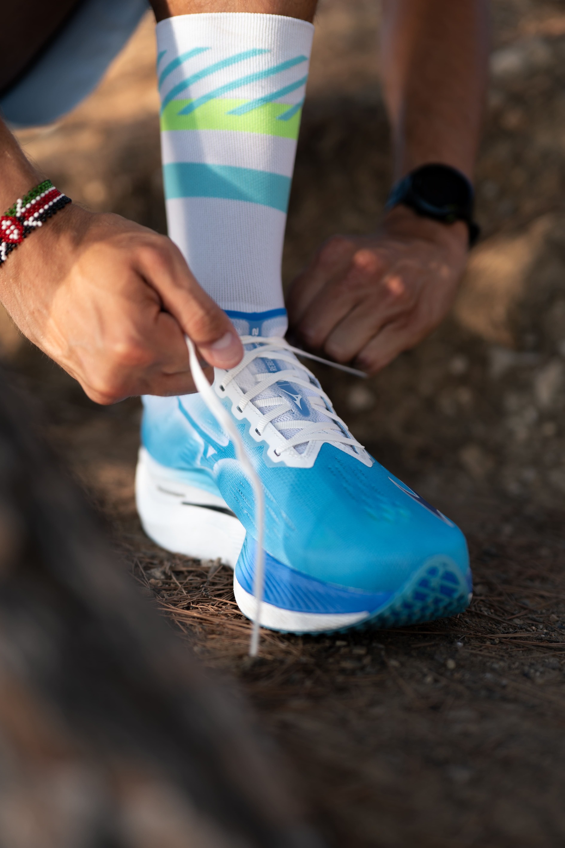 Gros plan sur chaussures de running Mizuno, photo outdoor sport et équipement