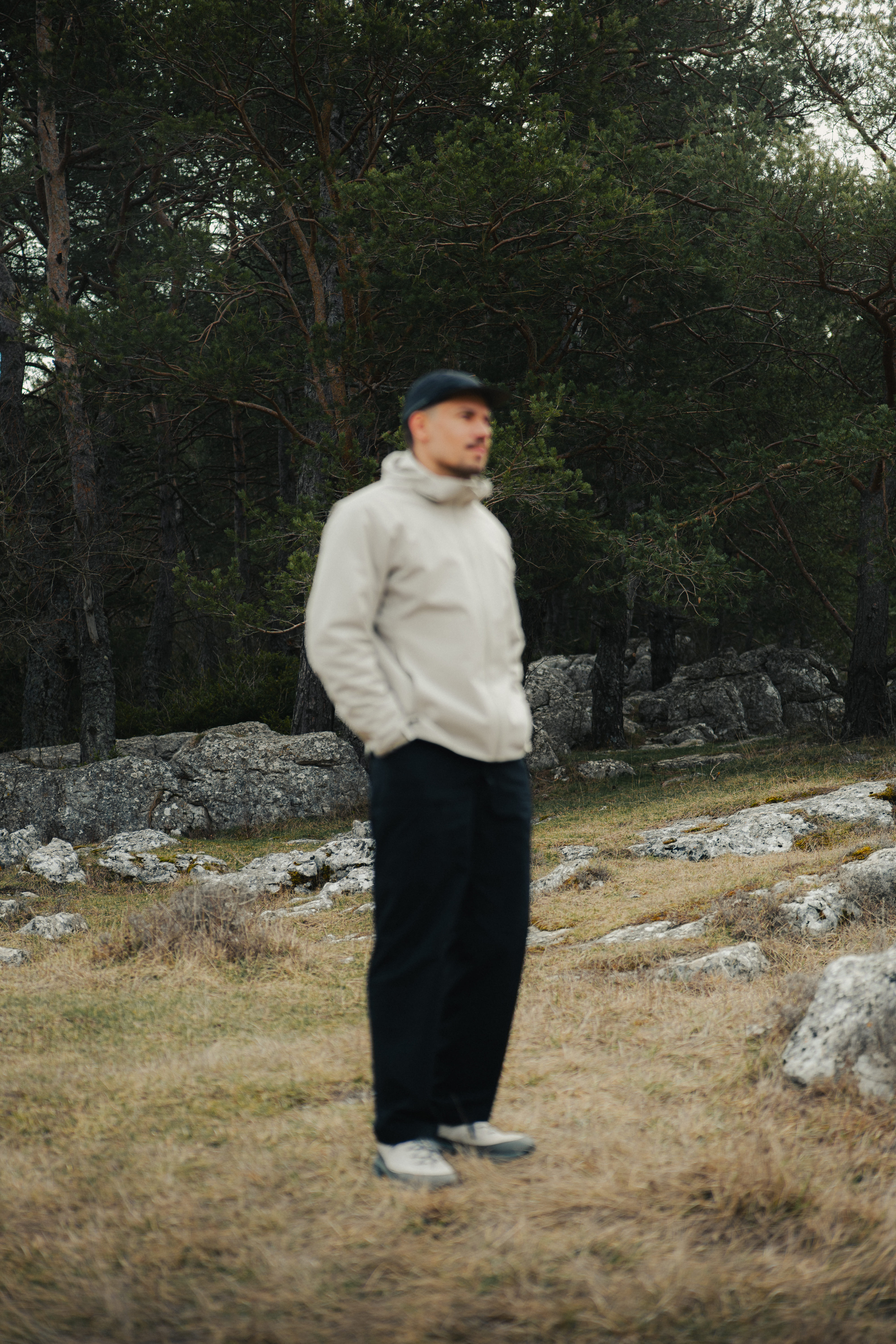 Gros plan sur une chaussure Diadora Carbon, photo outdoor sport et équipement